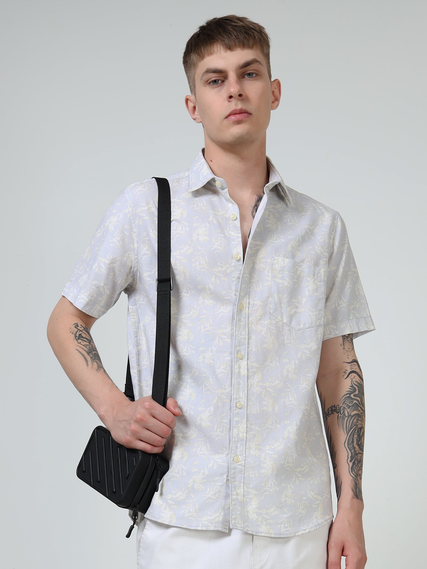 Martin Smith Men’s Regular Fit Cotton Linen Half Sleeves Casual Shirt