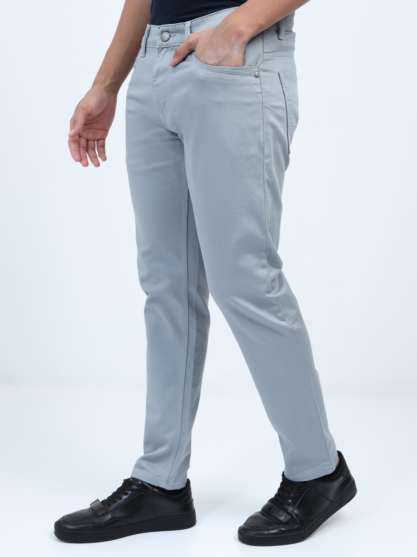 Classic Denim Jeans – Light Bkue