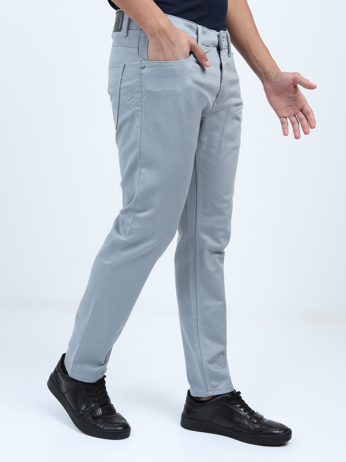 Classic Denim Jeans – Light Bkue