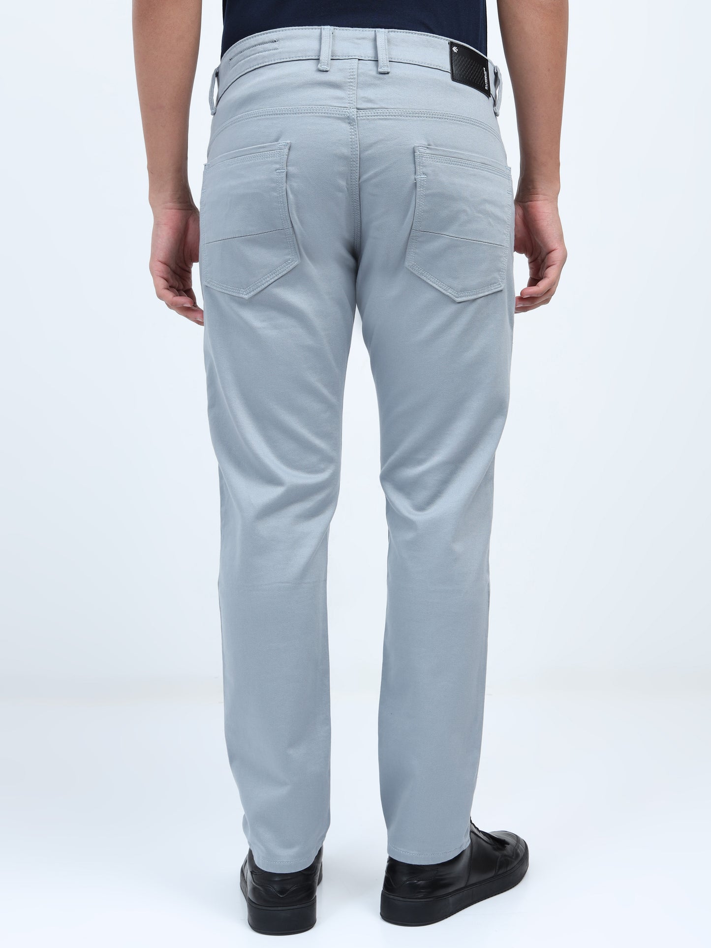 Classic Denim Jeans – Light Bkue
